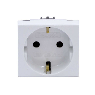 Розетка силовая серии Viva DKC 45005 2Р+Е со шторками белая Розетка силовая серии Viva DKC 45005 2Р+Е со шторками белая