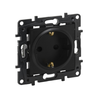 Розетка 2К+З Niloe Step 16А 250 В винт. клеммы Чёрный new